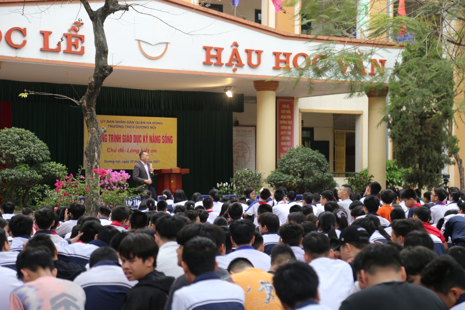 THCS Dương Nội tổ chức Chương trình giáo dục kĩ năng sống với chủ đề " Lòng biết ơn" cho học sinh