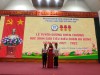 Cô Hiẹu trưởng Trần Thị Kim Oanh cùng học sinh của nhà trường tham dự Lễ tuyên dương khen thưởng học inhgioir tiêu biểu quận Hà Đông năm học 2021-2022