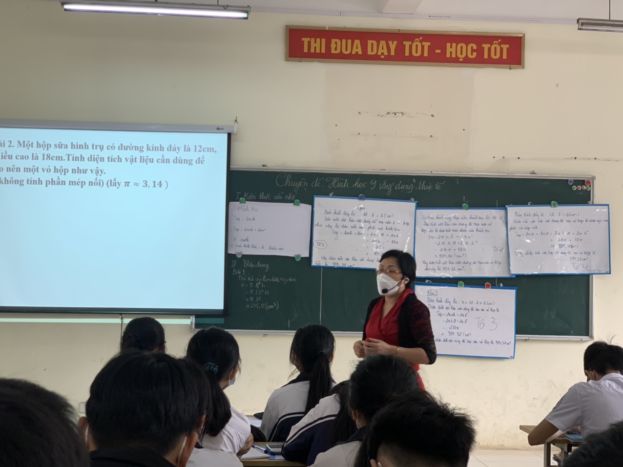 Ngày 7/4 Tổ tực nhiện thực hiện Chuyên đề toán 9 ứng dụng hình học thực tế cô Nguyễn Thị Thuý thực hiên lớp 9a4 