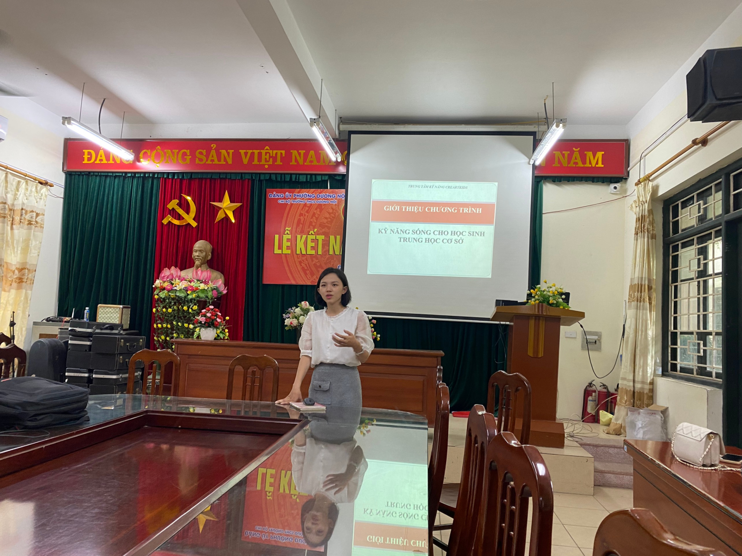 Ngày 17/8/2022 Trường THCS Dương Nội tiến hành tập huấn về việc giáo dục kĩ năng sống cho học sinh THCS