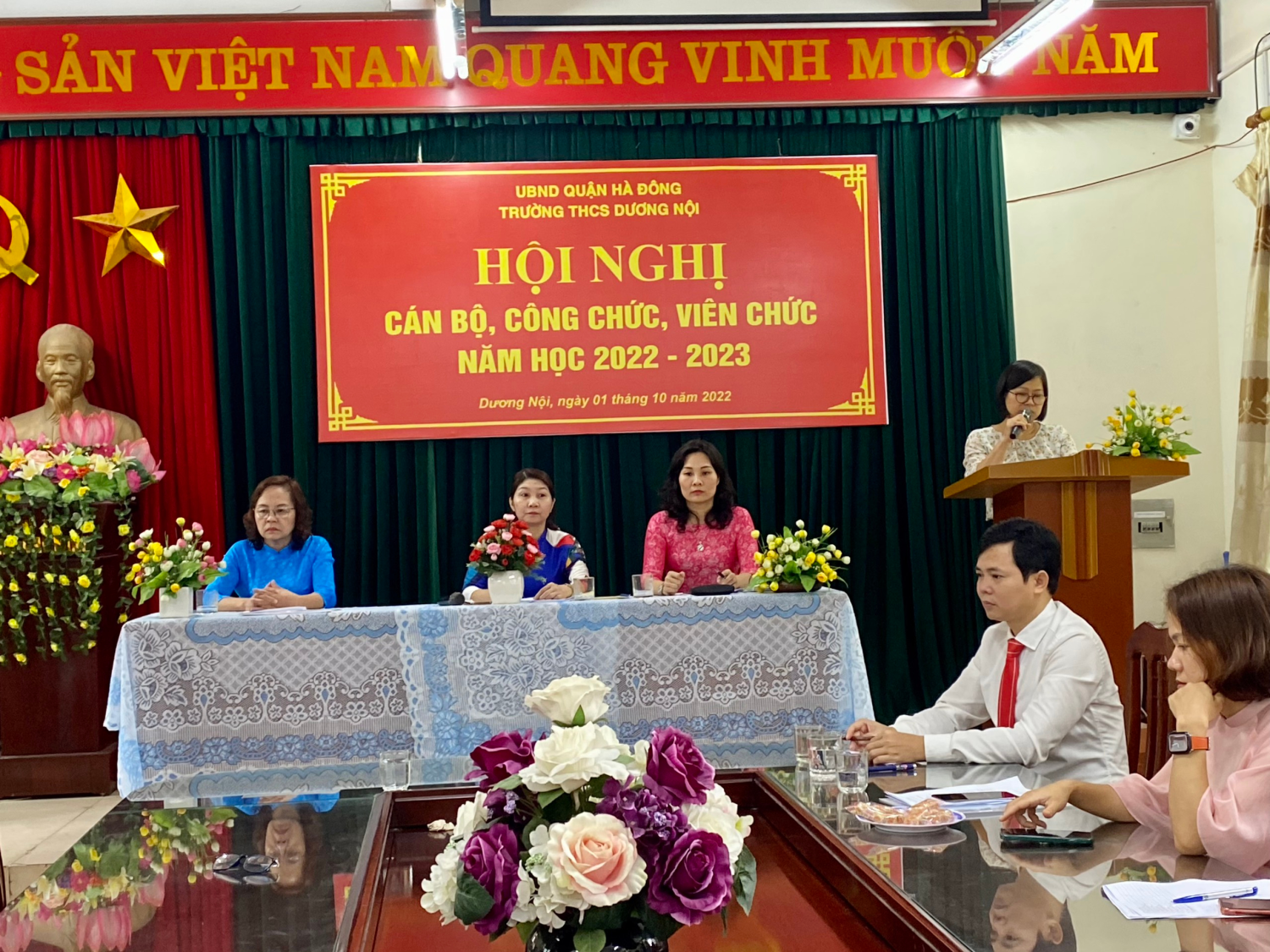 Trường THCS Dương Nội tổ chức thành công Hội nghị cán bộ, công chức, viên chức năm học 2022-2023